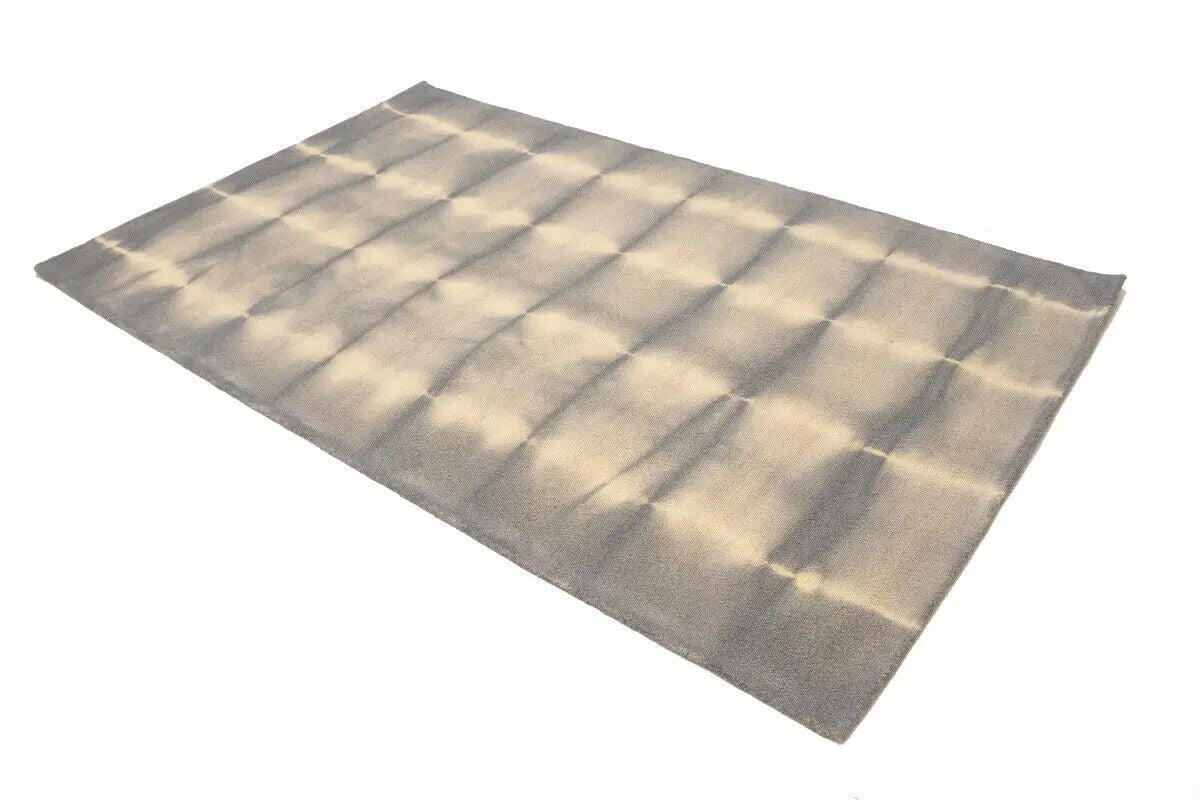 Hand-Tufted Gray Tie-Dye Wool Rug Modern