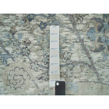 8'X8' Delicate White Sickle Leaf Hand Knotted Silk And Wool Square Rug