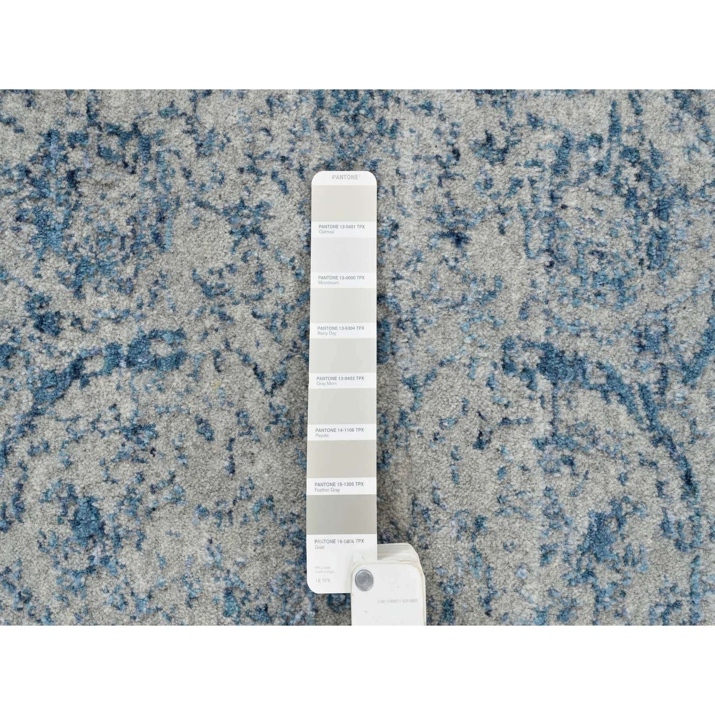 2'6"X8'1" Hand Loomed Gray Fine Jacquard Wool And Silk Runner Rug