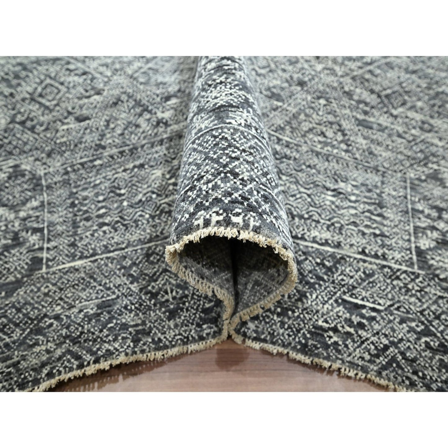 Rug 7'10"x10' Gray Intricate Geometric Design Wool and Silk Hand Knotted