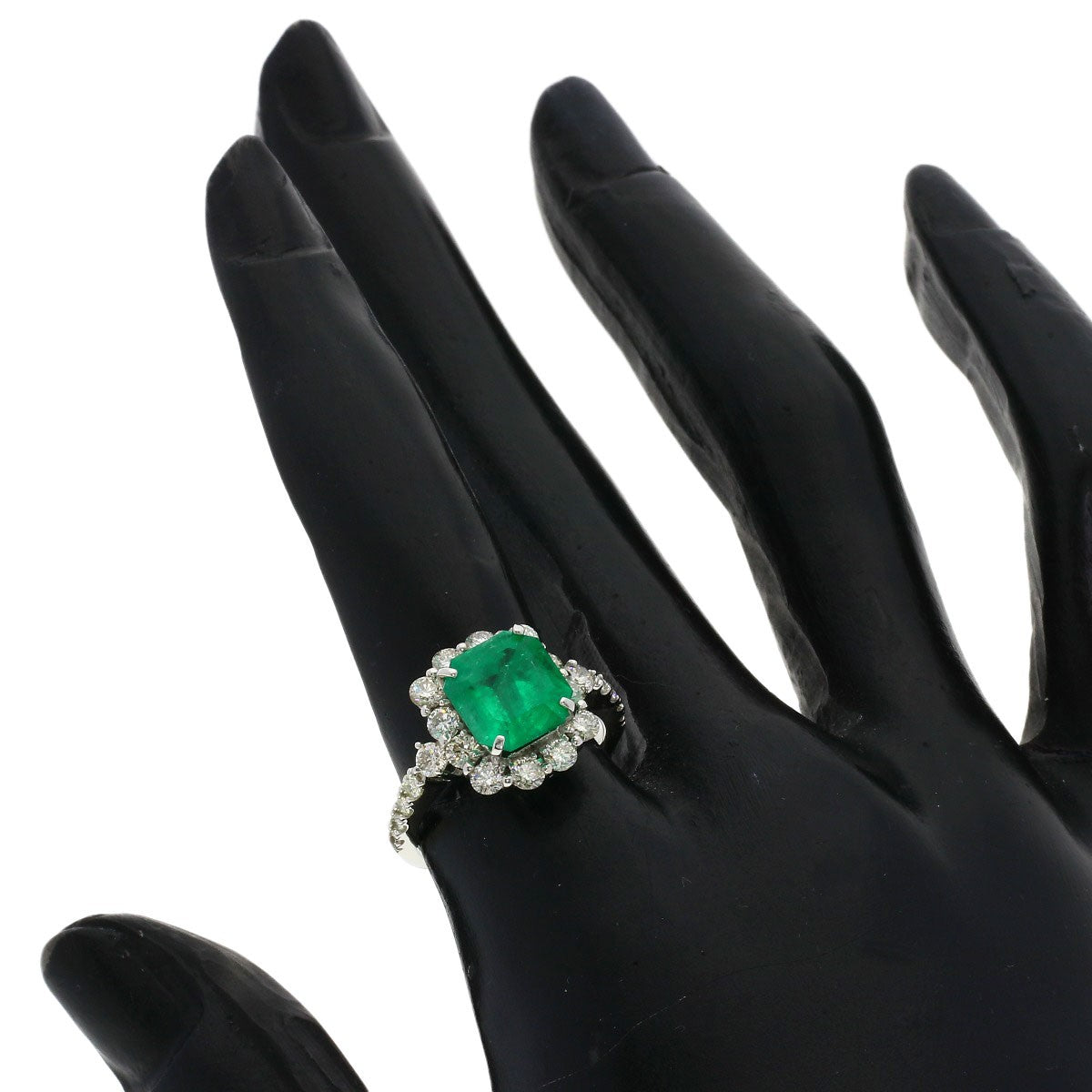5.27g 2.75ct Emerald Diamond Ring Platinum PT950
