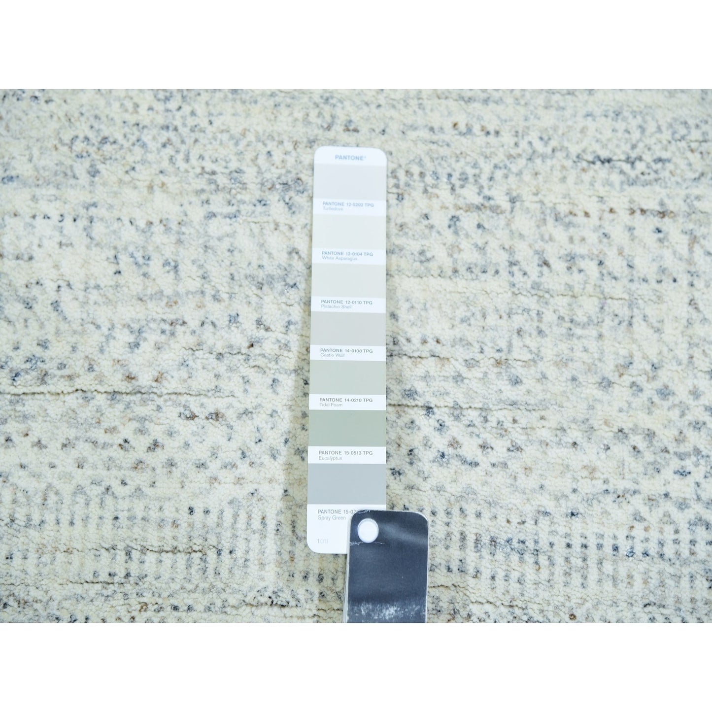 2'6"x6'1" Pale Smoke Gray Undyed Shiny Wool Hand Knotted Grass Runner Rug