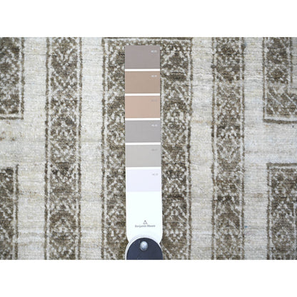 2'6"X5'8" Taupe Brown Fine Peshawar Hand Knotted Wool Oriental Rug