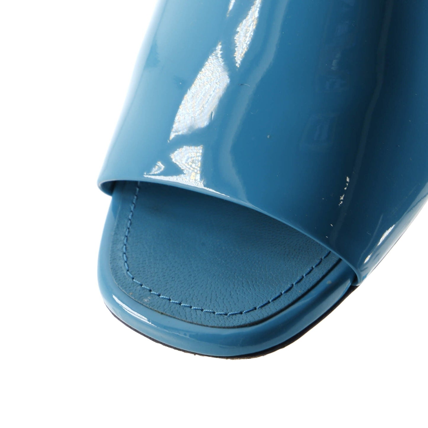 Chanel Women'S Cc Block Heeled Mule Sandals Patent