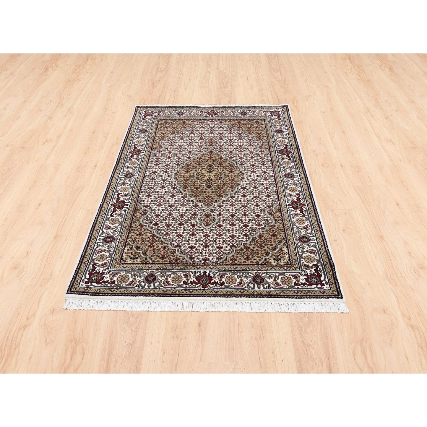 4'X6' Tebraz Mahi Fish Medallion Design Wool And Silk Handknotted Rug