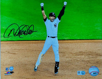 Derek Jeter Autographed Yankees 8X10 Baseball