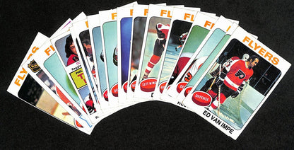 1975-76 Topps Hockey Philadelphia Flyers Team