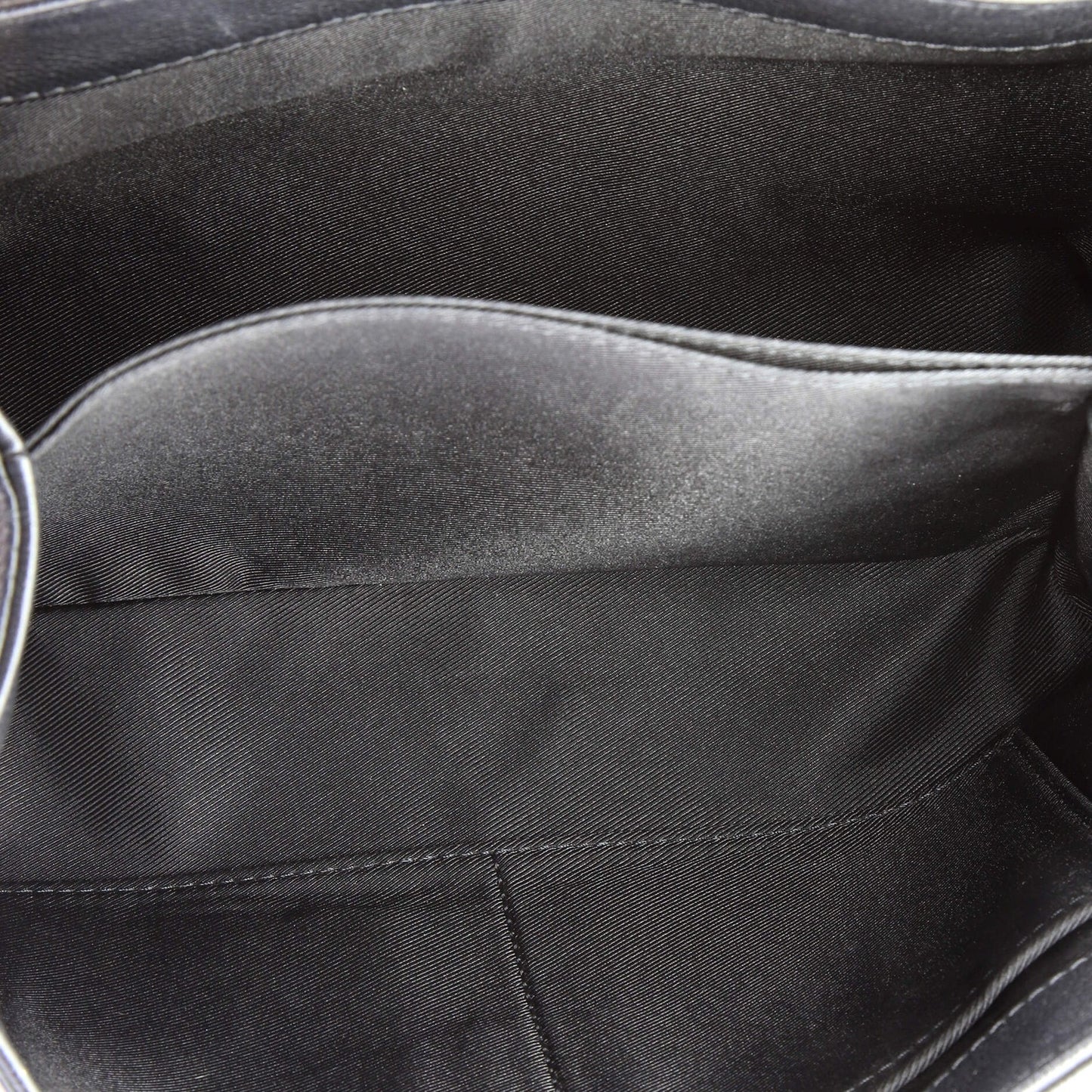 Louis Vuitton Lockme Ii Handbag Leather