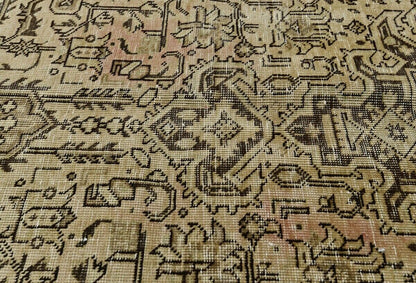 Distressed Antique Rug Muted Classic Floral
