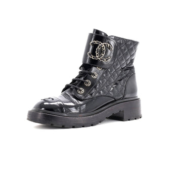 Chanel Women'S Chain Cc Cap Toe Lace Up Combat Boots Quilted Shiny Calfskin