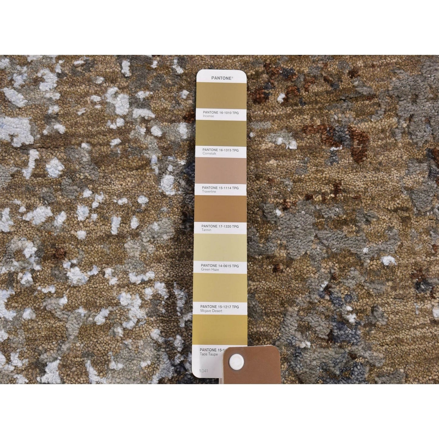 2'6"X10' Abstract Design Wool & Silk Hi-Low Pile Denser Weave Runner Rug