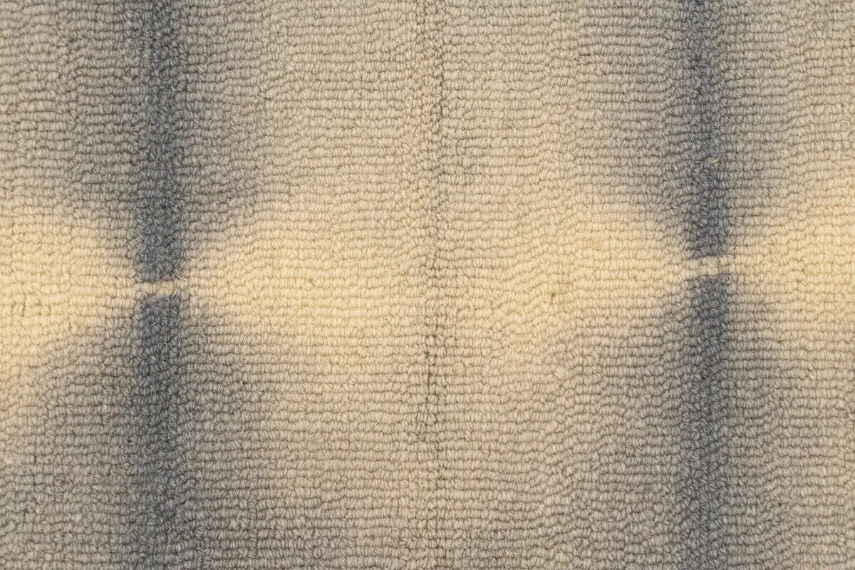 Hand-Tufted Gray Tie-Dye Wool Rug Modern