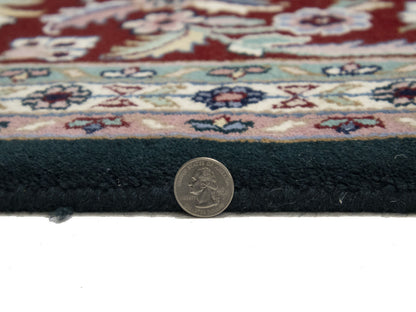 Traditional Floral Design Oriental Rug