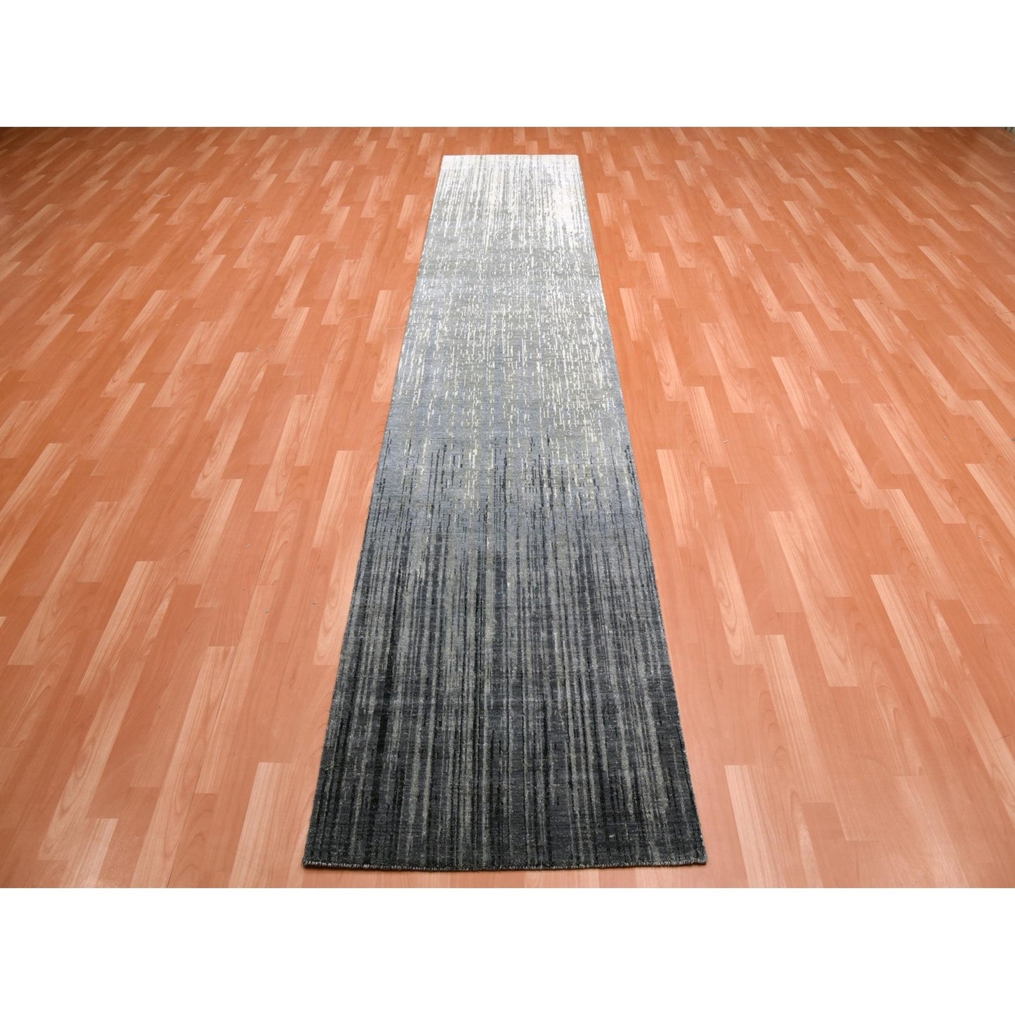 2'6"X12'6" Gray Modern Ombre Design Pure Wool Hand Knotted Runner Rug