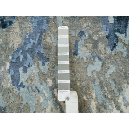 2'6"X5'9" Gray Hand Knotted Abstract Design Wool And Silk Runner Rug
