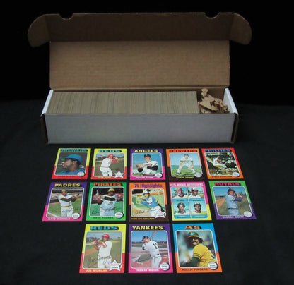 1975 Topps Baseball Complete Set (660) Aaron, Yount, Brett, Ryan 197616