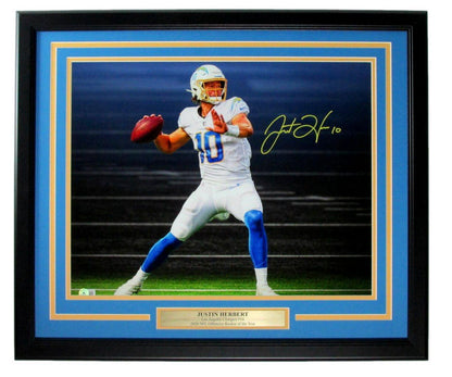 Justin Herbert La Chargers Signed/Autographed 16X20 Photo Framed Beckett 167857