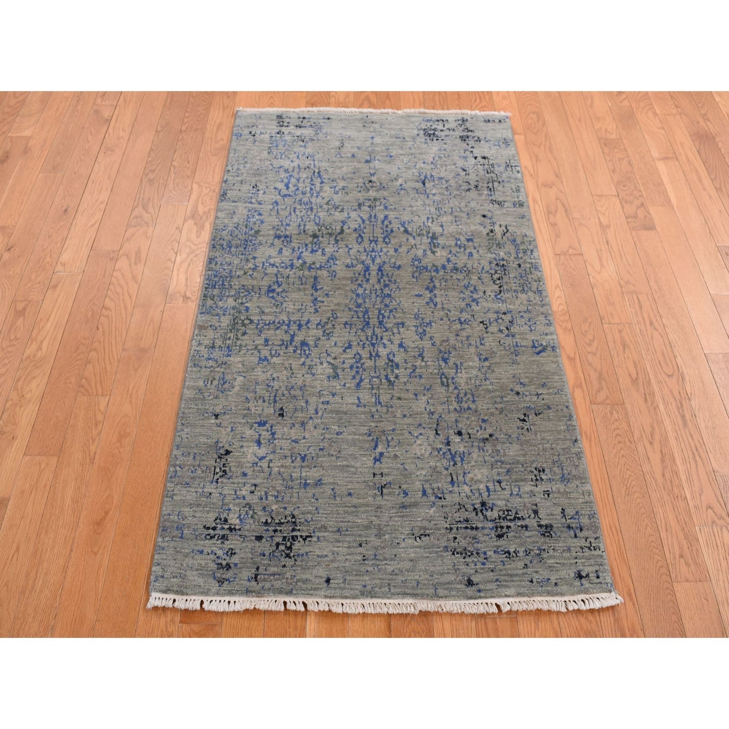 3'1"X5' Gray Wool And Silk Broken Design Tone On Tone Hand Knotted Rug
