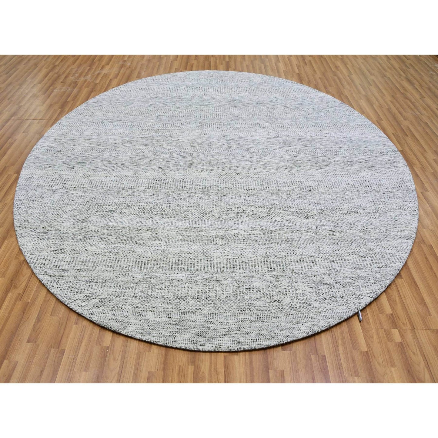 9'5"X9'6" Goose Gray Undyed 100% Wool Hand Knotted Grass Design Round Rug