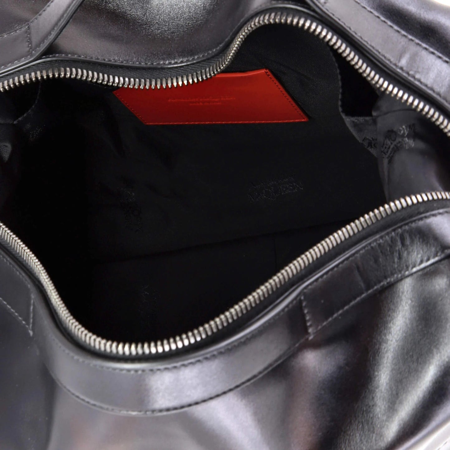 Alexander Mcqueen Front Zip Logo Messenger Bag Leather Medium