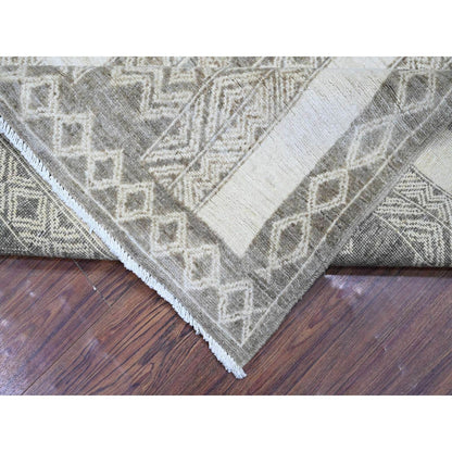 7'8"X9'6" Taupe Brown Fine Peshawar Wool Hand Knotted Oriental Rug