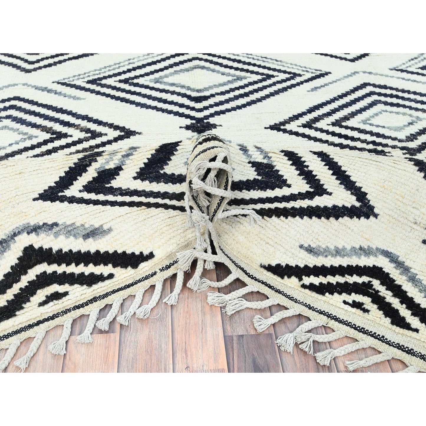 8'X10'10" Ivory Moroccan Berber Wool Hand Knotted Rug