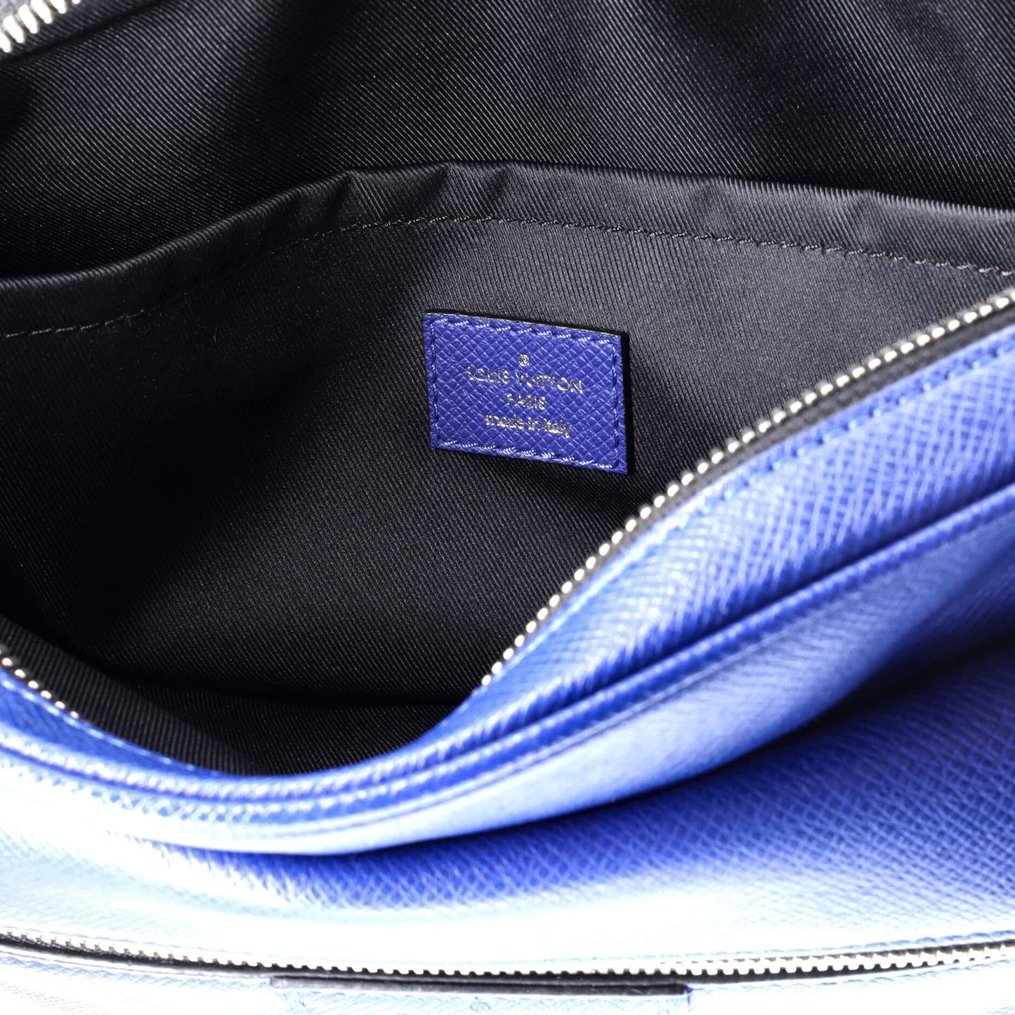 Louis Vuitton Outdoor Messenger Bag Taiga Leather Pm