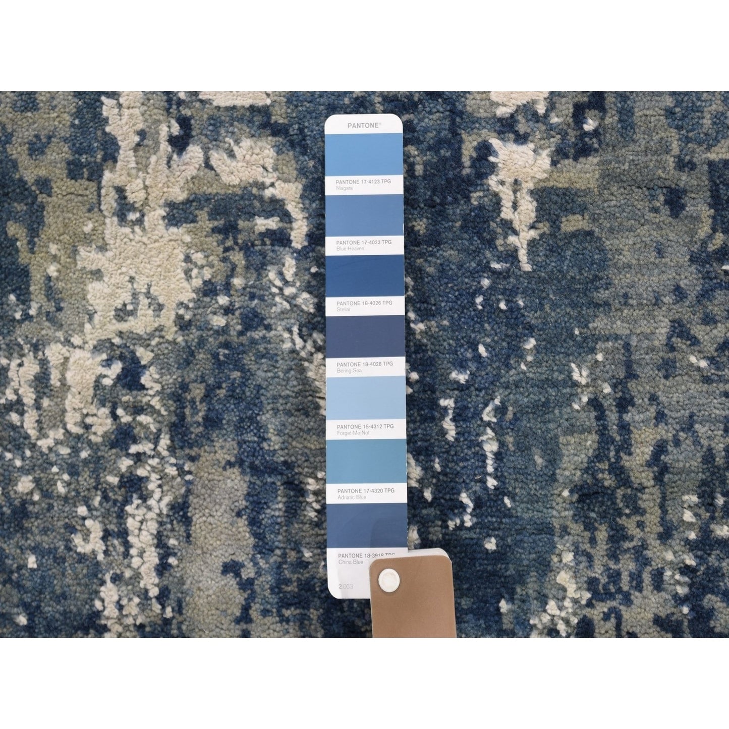 6'2"X6'2" Round Abstract Design Wool And Pure Silk Blue Hand Knotted Rug