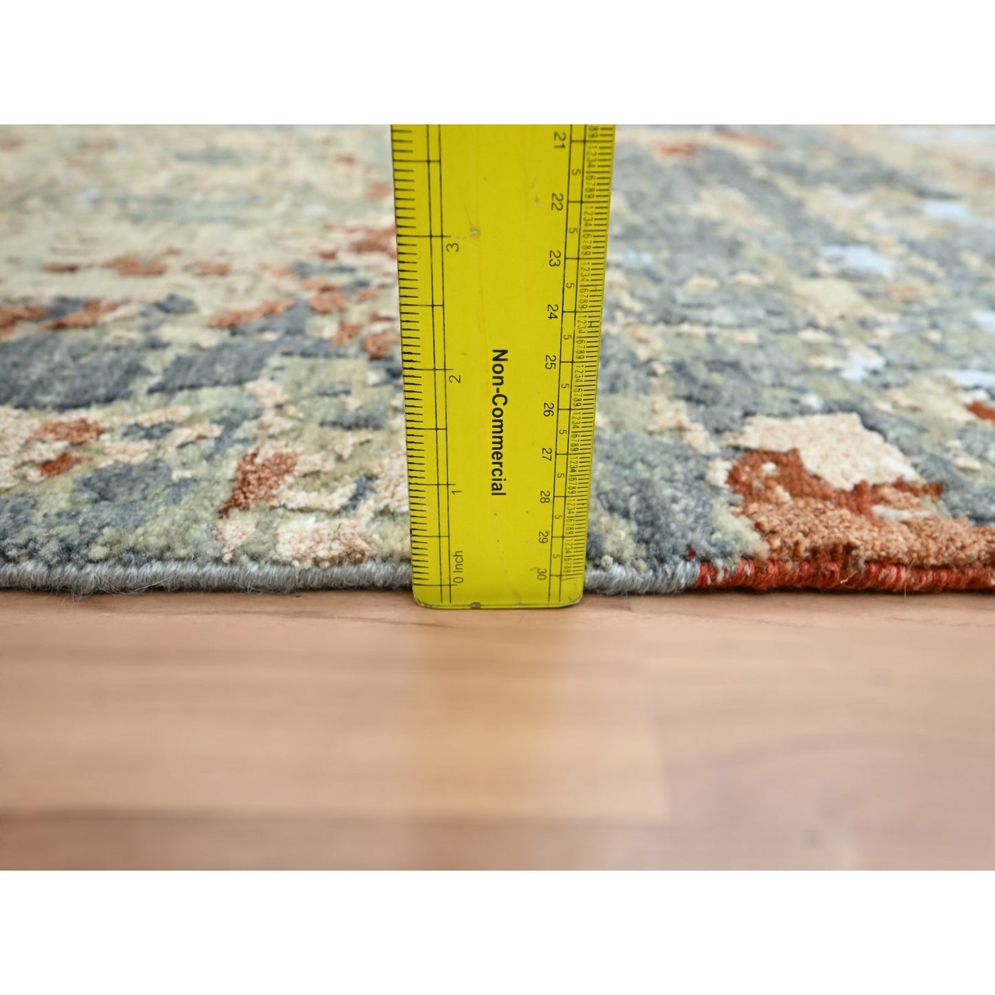 2'5"X10' Gray With Beige Abstract Design All Wool Hand Knotted Runner Rug