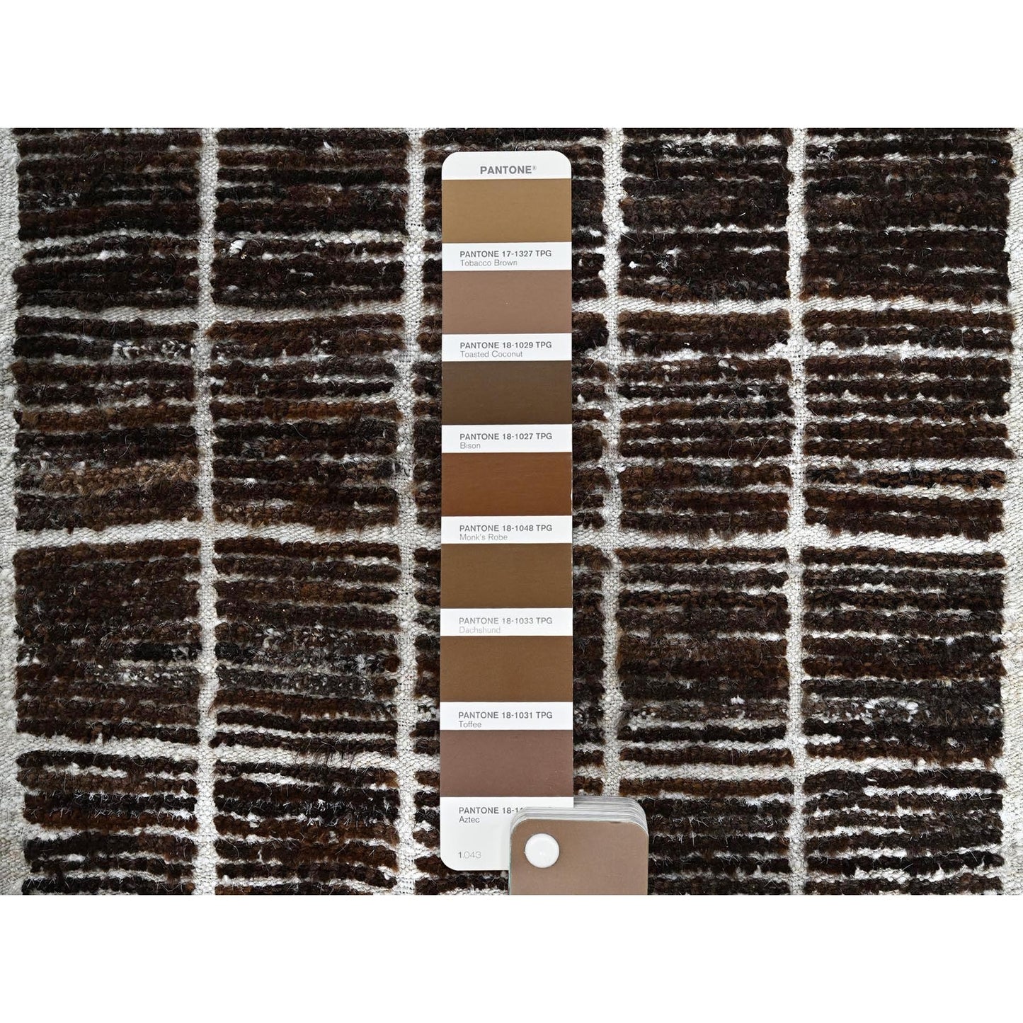 2'1"X2'8" Brown Moroccan Weave With Grid Design Wool Hand Knotted Mat Rug