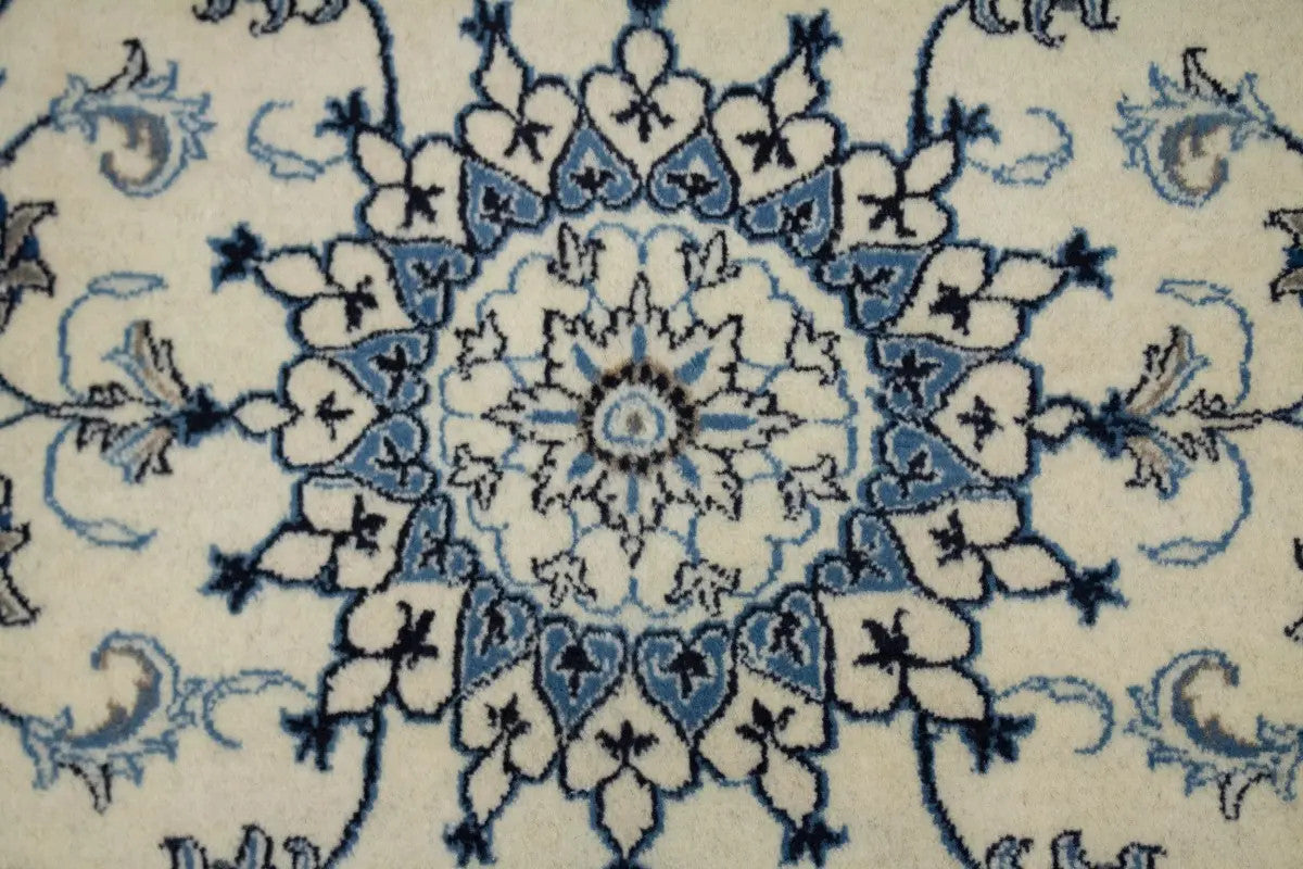Classic Floral Plush 3X5 Nain Kashmar Oriental
