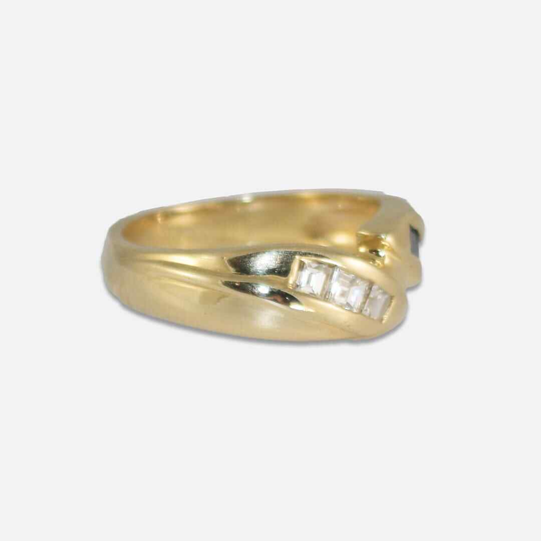 14K Yellow Gold Blue Stone & Diamond Ring 0.15Ct
