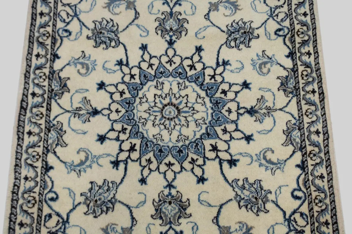 Classic Floral Plush 3X5 Nain Kashmar Oriental