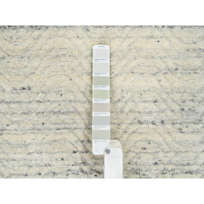 6'X6' Beige Wool Hand Loomed Variegated Modern Design Round Rug