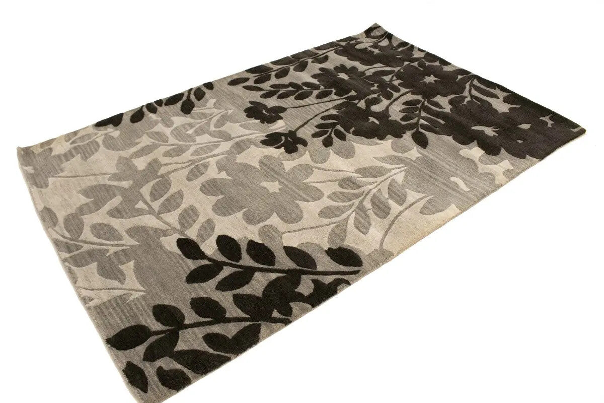 Hand-Tufted Multicolored Floral Design Rug