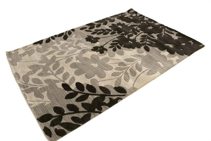 Hand-Tufted Multicolored Floral Design Rug