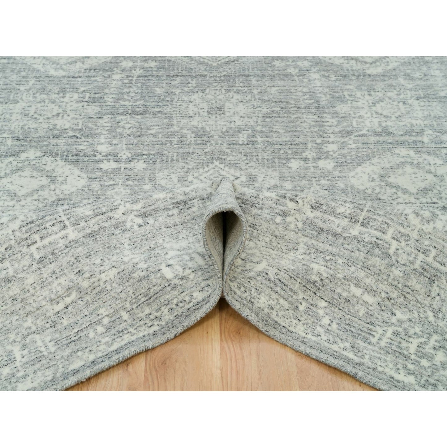 9'X12' Cloudy Gray Karajeh Design 100% Wool Hand Loomed Oriental Rug