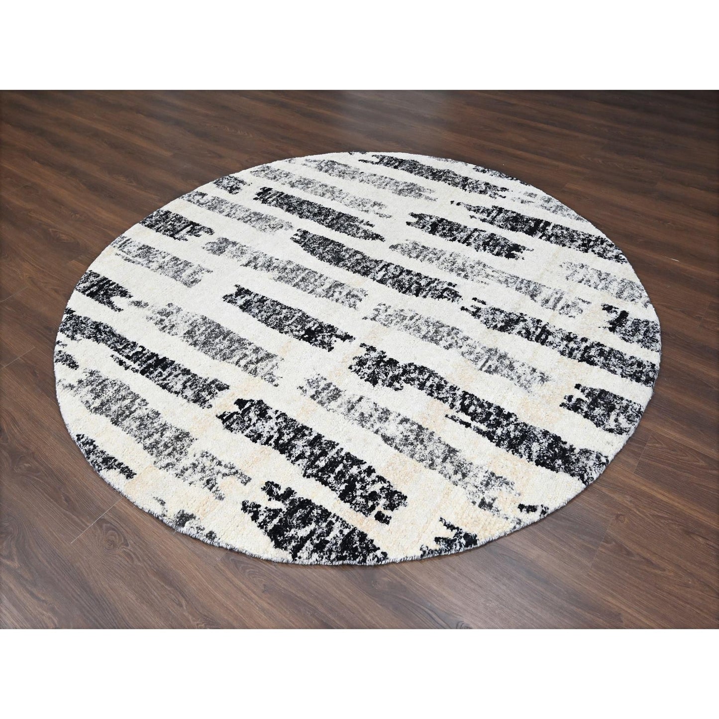 7'10"X8' Black & Ivory Wool Modern Design Hand Knotted Round Oriental Rug