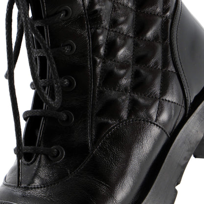 Chanel Women'S Charm Chain Cc Cap Toe Combat Boots Quilted Leather