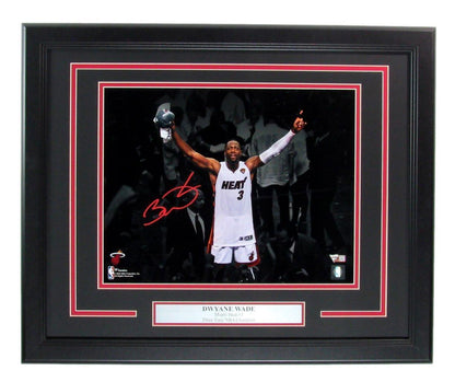 Dwyane Wade Autographed 11X14 Photo Miami Heat