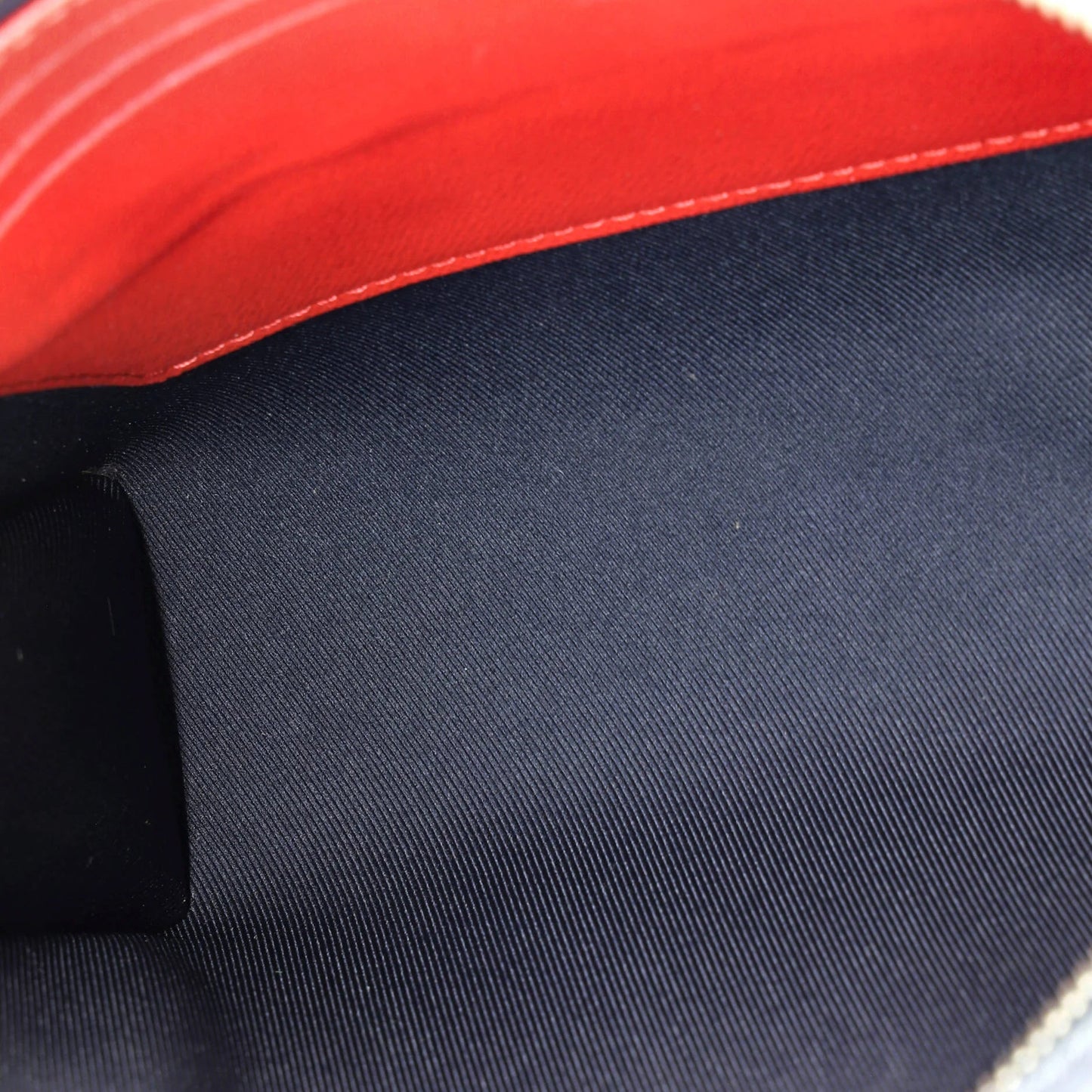 Louis Vuitton Pochette Voyage Taiga Leather Mm