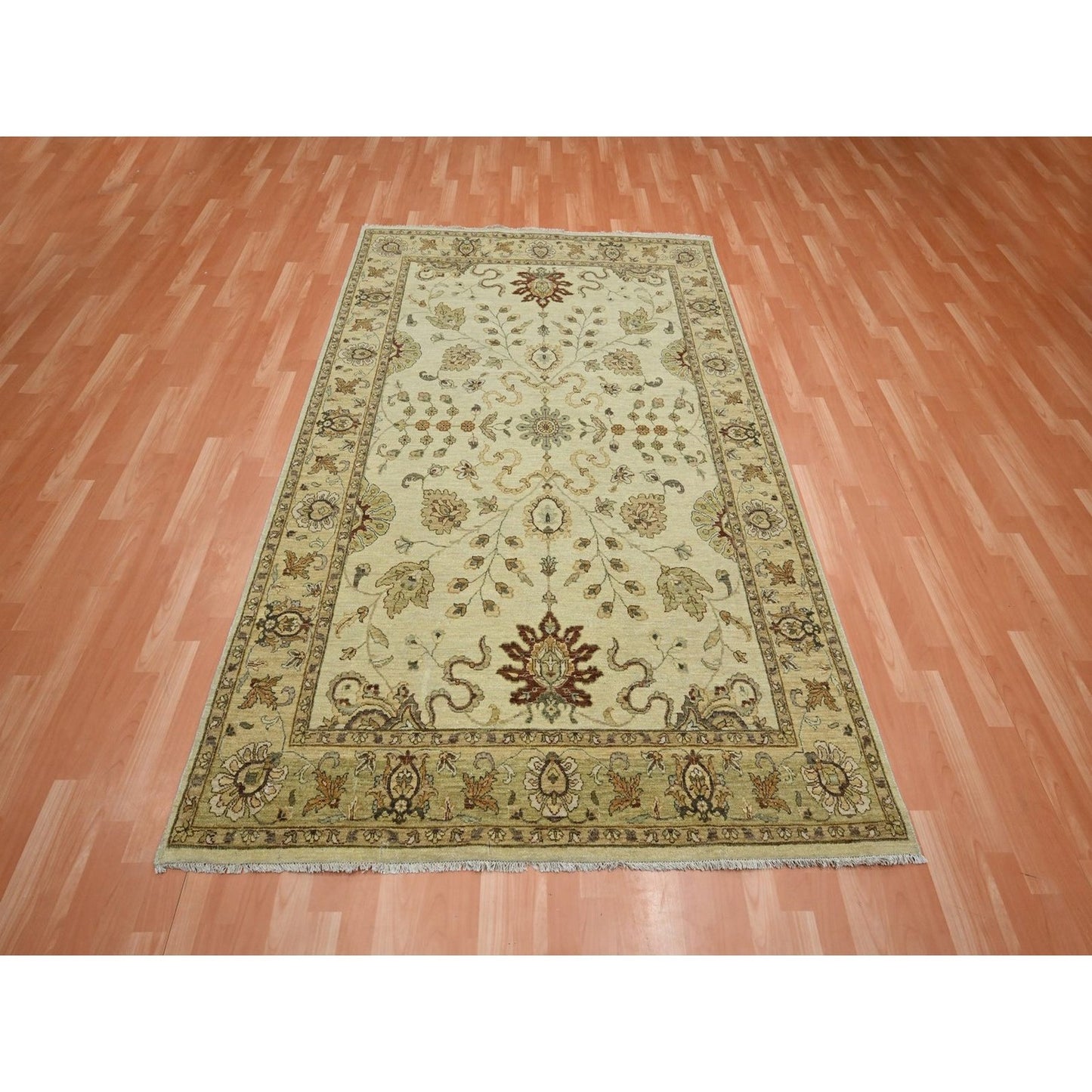 5'5"X8'1" Ivory Agra Ziegler Design Leaf Pattern Hand Knotted Wool Rug