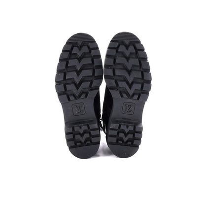 Louis Vuitton Women'S Cap Toe Territory Flat Ranger Boots Monogram Embossed