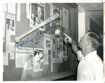Mickey Mantle Autographed Original Photo (Jsa)