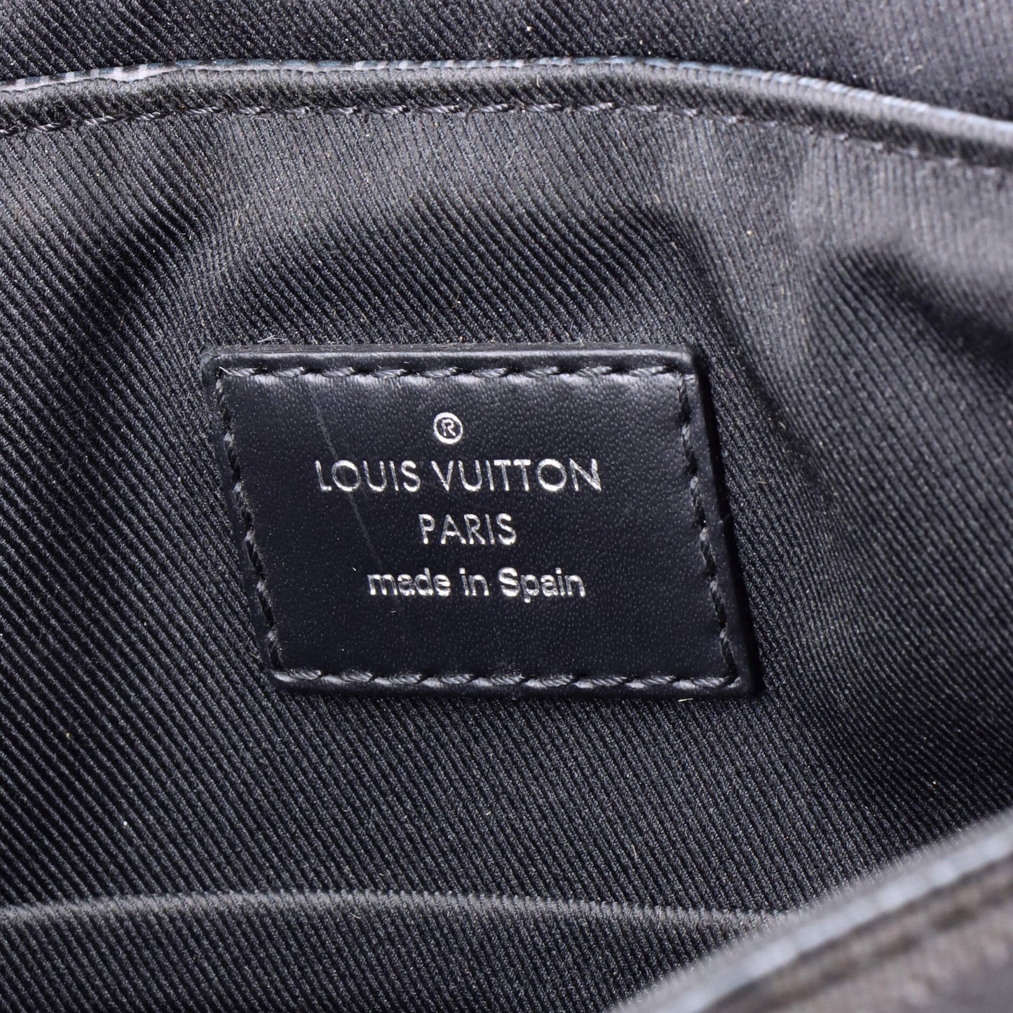 Louis Vuitton District Nm Messenger Bag Damier Graphite Pm