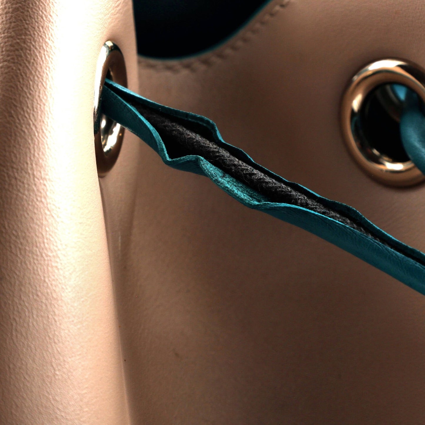 Bvlgari B.Zero1 Bucket Bag Leather