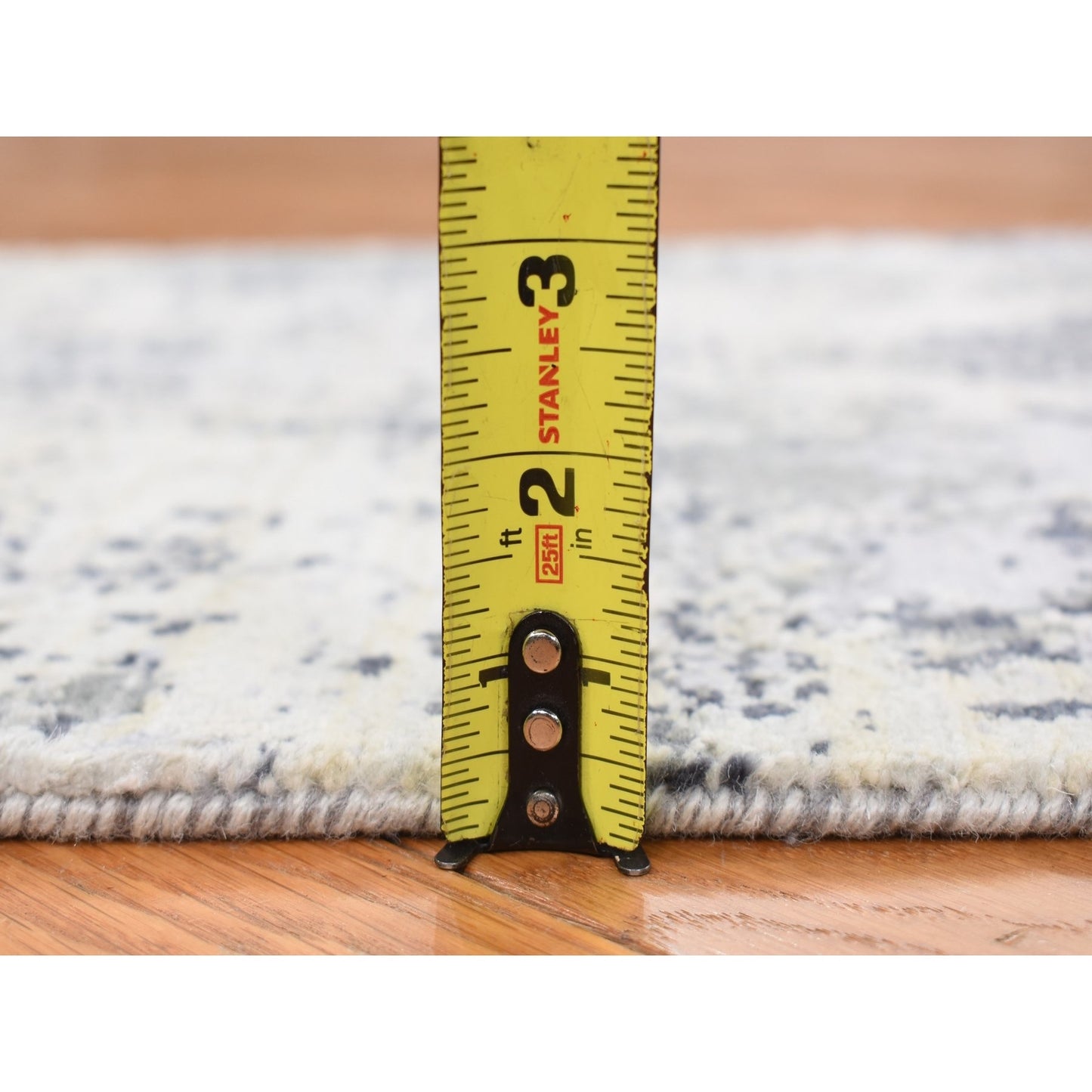 2'1"X3' White Abstract Design Wool And Silk Hand Knotted Mat Rug