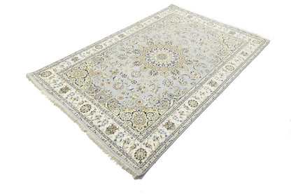 Handmade Indo-Nain Wool Rug Classic Floral