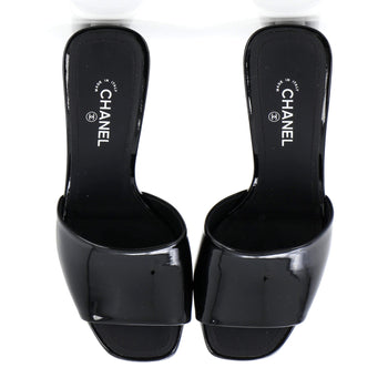 Chanel Women'S Cc Block Heeled Mule Sandals Patent