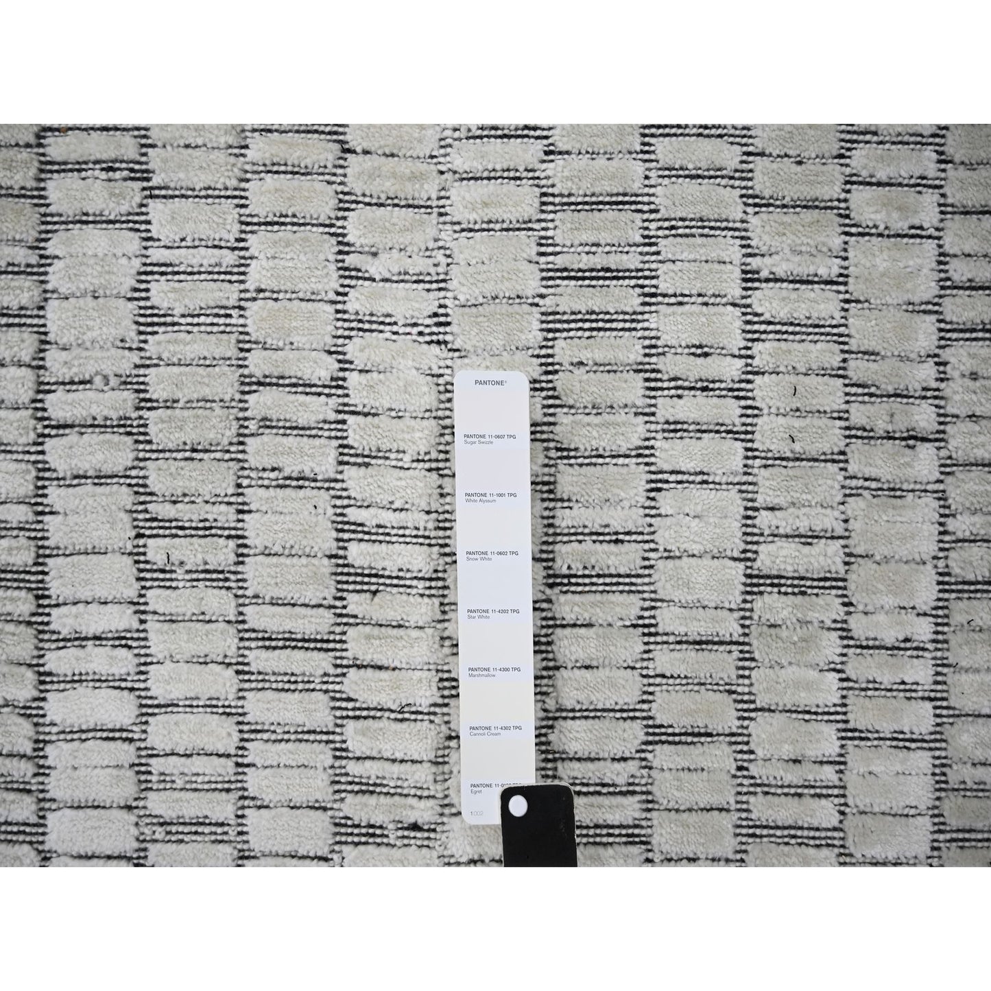 12'4"X15' Ivory Modern Design Wool & Silk Hand Loomed Oversized Rug